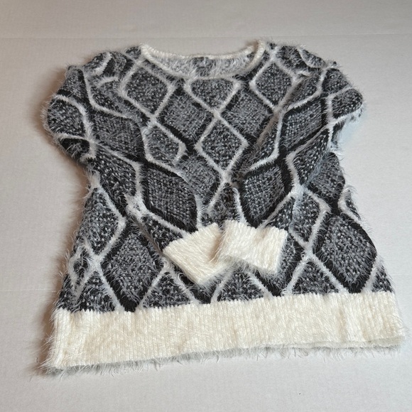 Neiman Marcus Sweater Size Small - Picture 8 of 11